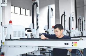 Best Pick Out Axis Injection Molding Robots Servo Driven For PET Bottles Perfume wholesale