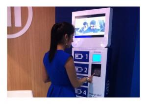 Best Bank Financial Advertising Mobile Wifi Cell Phone Recharge Station Lockers Digital Signage wholesale