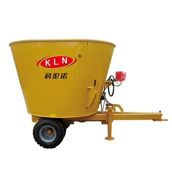 Cheap 220v Self Propelled TMR Mixer 1000kg/H Output Cattle Feed Mixture Machine for sale
