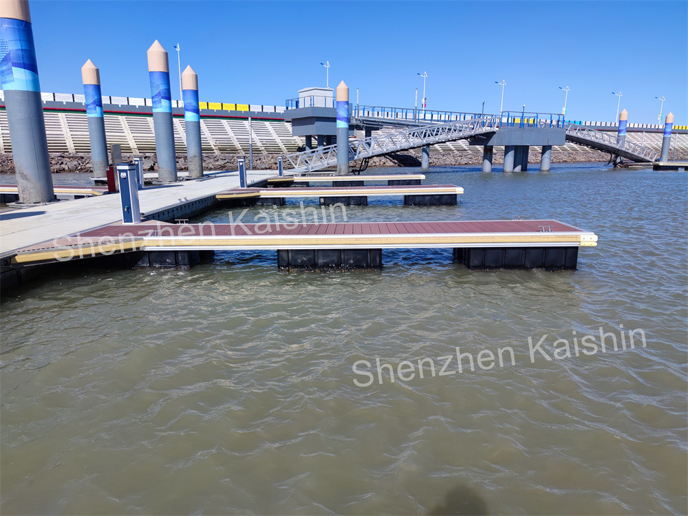 Durable LLDPE Floats Floating Dock For Marinas And Floating Bridge Pontoon Function