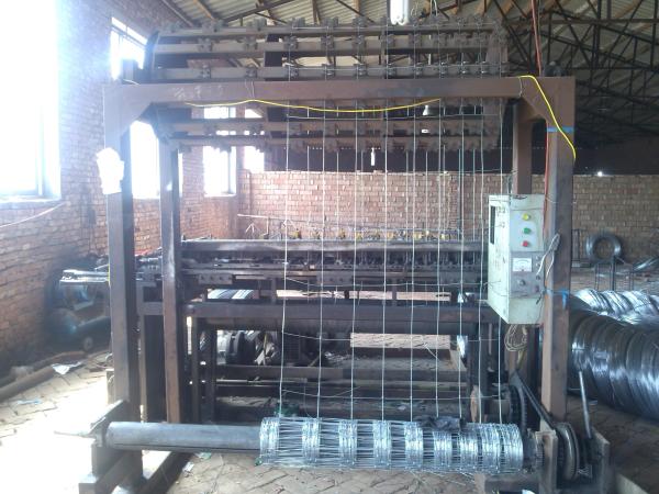 Cheap Hinge Joint Knot Weaving Field Fence Machine , Anti Corrosive Cattle Fence Machine for sale