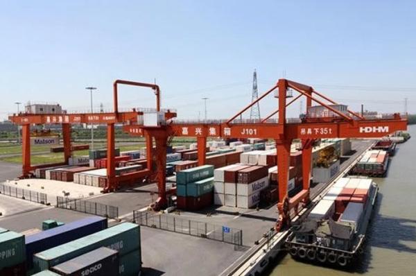 Cheap Automatic Electric Shipping Container Crane , Heavy Working Duty Port RMG Crane for sale