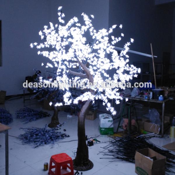 outdoor artificial tree with lights