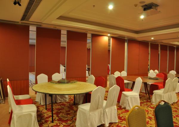 Cheap Bare Finish Folding Partition Walls , Acoustic Movable Partition For  Wedding Facility for sale