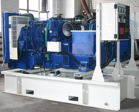 Cheap 240kw Perkins Diesel Generator 50Hz , 300KVA Diesel Generator With 6 Cylinder Parallel System for sale