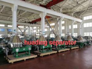 Disc Shaped Parts For Improved Filtration In Centrifugal Oil Water Centrifuge