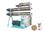 Easy Using Animal Feed Processing Machine Used For Chicken / Cattle / Pig