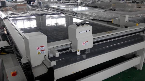 Cheap Automatic Drawing Creasing Box Cutting Machine PCI Data Port 32MB Input Cushion Area for sale