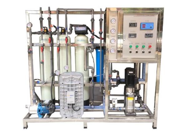 Cheap Portable Mobile Ultrapure Water System Containerized Seawater Desalination Plant 500LPH for sale