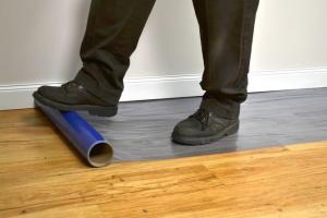 China Wooden Floor Protection Film 3 Mil Reverse Wound Blue Adhesive Cover on sale