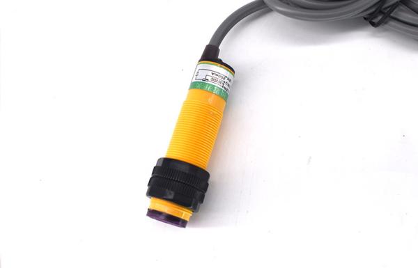 Cheap Non - Contact Infrared Proximity Switch , Reflective Photoelectric Switch Three Wires for sale