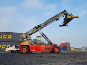 China 45000kg Container Reach Stacker With ZF 5WG261 AUTO Transmission on sale