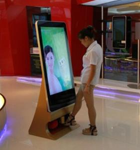 China floor standing 32inch LCD POP advertising shoe polishing clean machine on sale