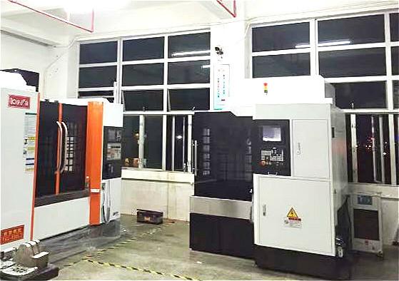 Cheap Rigid Crossbeam High Speed Five Axis VMC Machine 700X800 mm Work Table for sale