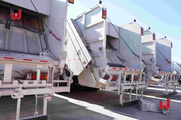 Cheap Rear Trash Compactor Garbage Truck 12CBM Heavy Duty Load for sale