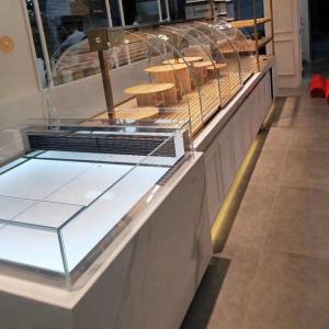 High Transparency Bakery Bread Display , Customized Bakery Shop Display