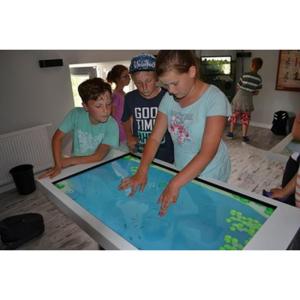 Best Android or Win11 22&quot; inch TFT LED touchscreen table capacitive multi touch interactive multimedia computer kiosk wholesale