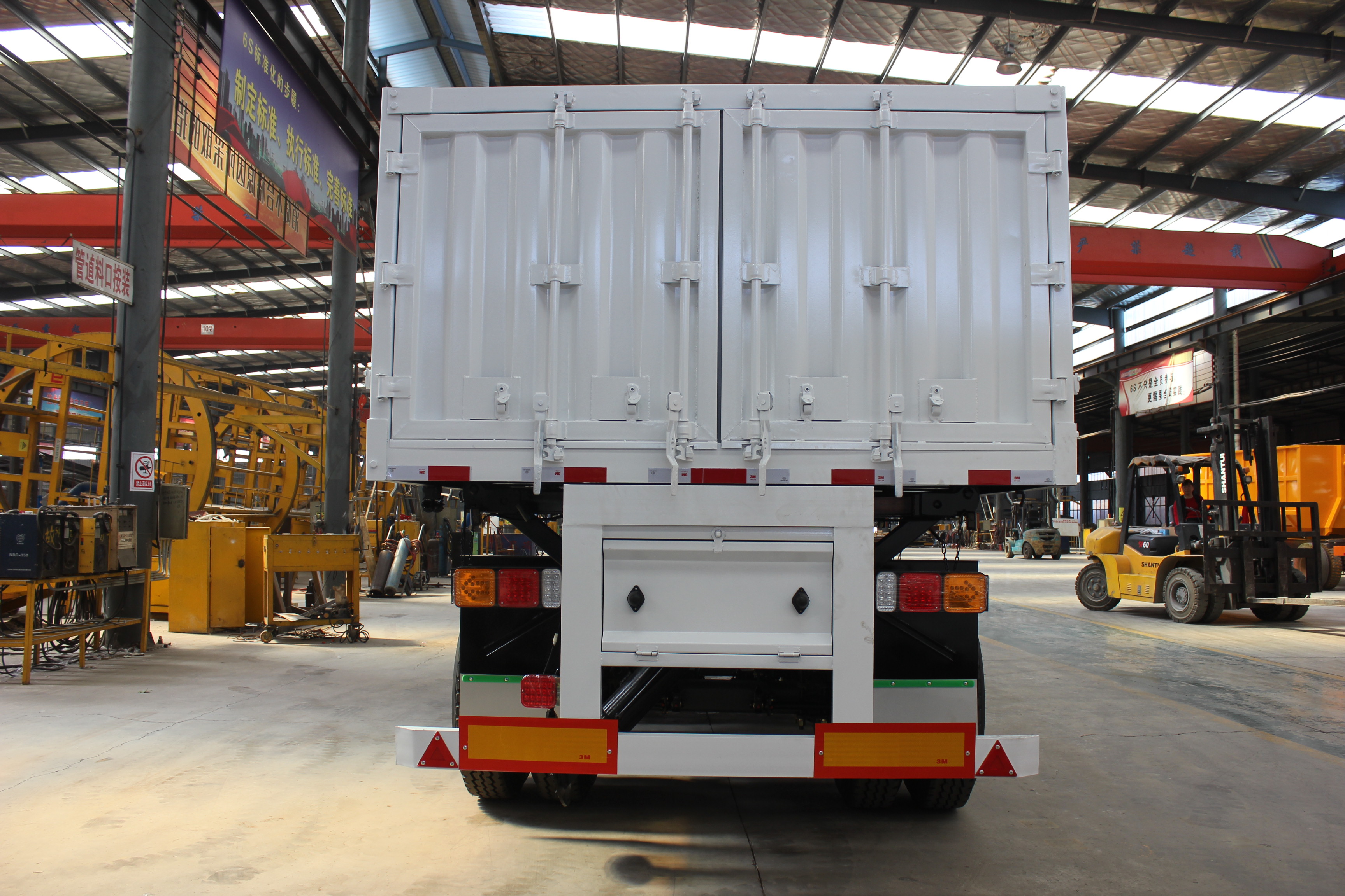 Max Payload 20001-25000 kg 3 or 4 Axles Side Tipper Dump Trailer for Coal Transportation