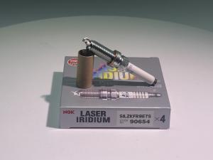 China MERCEDES BENZ 004-159-70-03 NGK Spark Plug SILZKFR8E7S 90654 Iridium Spark Plug on sale