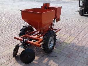 18hp Small Scale Agricultural Machinery 0.1hm2/H Potato Planter Machine
