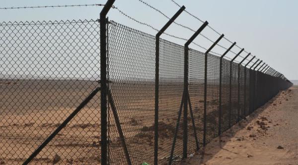 Cheap Multiple size available of Chain Link Panels wire Fence/Diamond mesh roll from  ". Victoria " for sale
