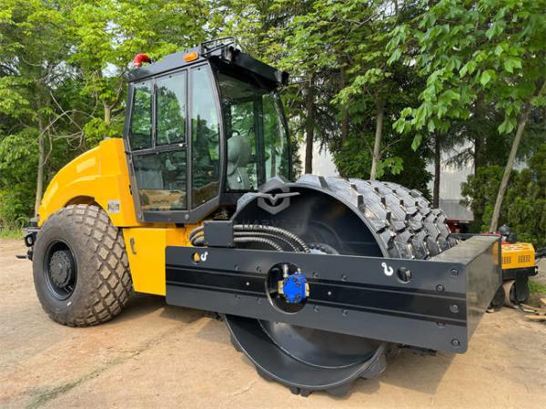 Cheap 14 Ton Single Drum Roller LT214B Compactor for sale in Zambia for sale