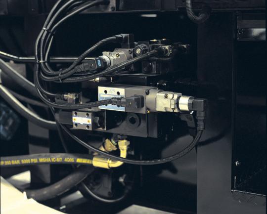 Cheap Synchronous Servo Injection Molding Machine high response with low inertia for sale