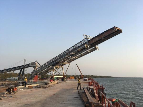 Cheap Mobile Radial stacker boom conveyor For Bulk Materials Handling for sale